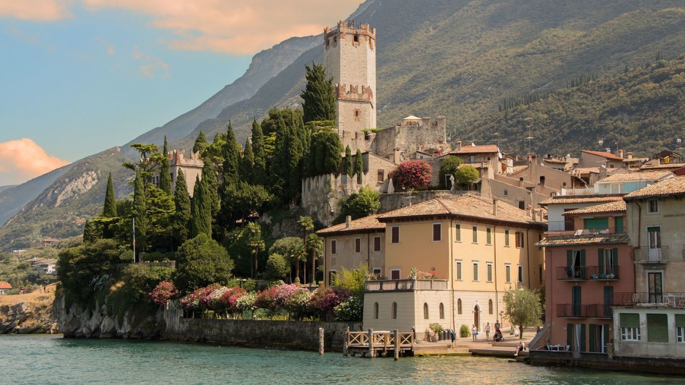 190513182719-beautfiul-italian-villages-malcesine-pixabay