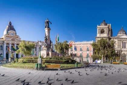 10-Bolivia-Tourist-Attractions-Plaza-Murillo