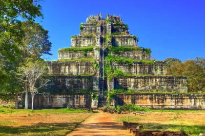 Best-Places-To-Visit-Cambodia-Koh-Ker