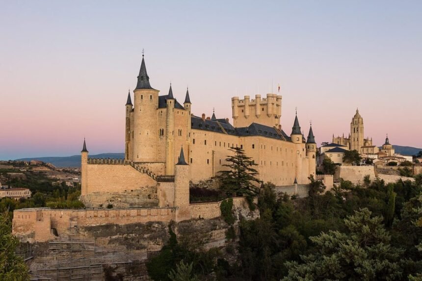 alcazar-de-segovia-royal-palaces-spain-1200×800