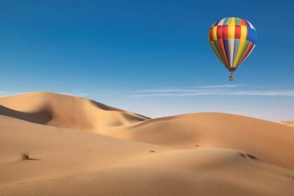 hot-air-balloon-desert-1363215093