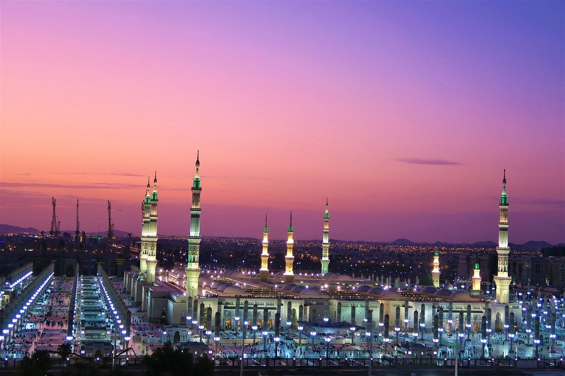 masjid_al_nabawi_mosque_located_in_madinah (1)