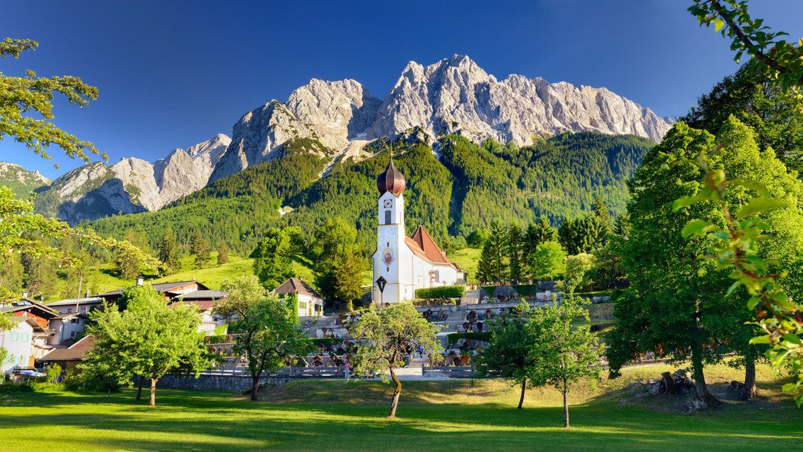 Garmisch-Partenkirchen_Kirche_St_Johannes_der_Taeufer (1)